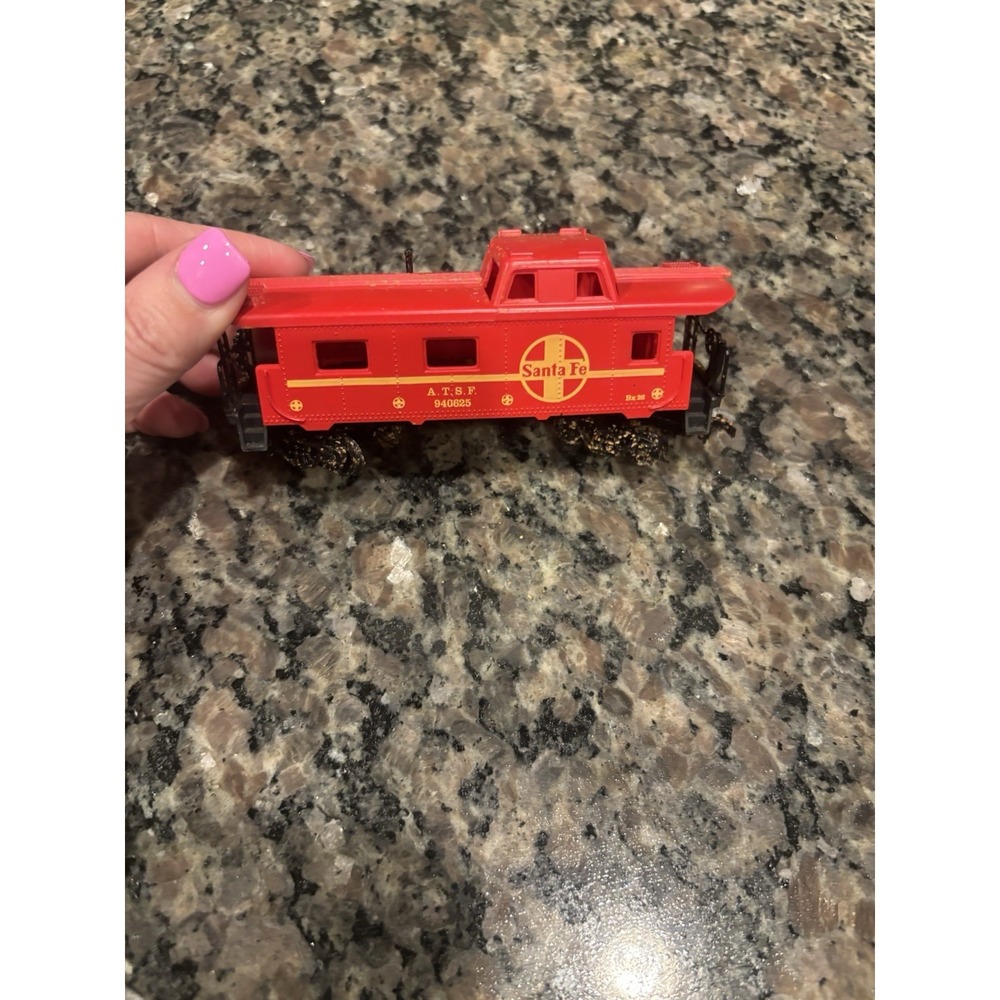 Bachmann  HO Scale  Santa Fe ATSF  Wide Vision‎ Caboose #999628